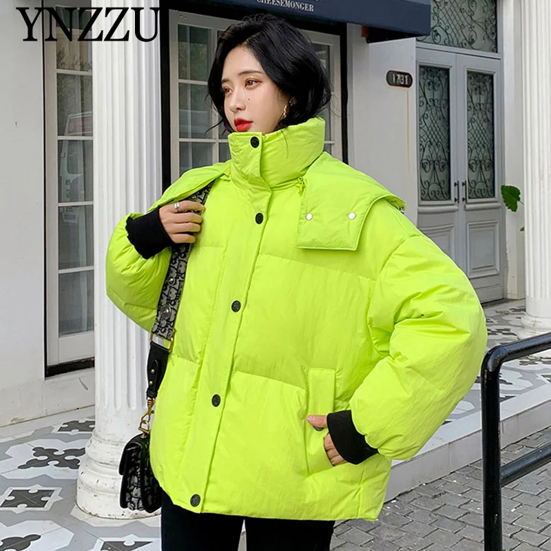 Женский короткий пуховик с капюшоном YNZZU 9O098 зимняя модная флуоресцентная