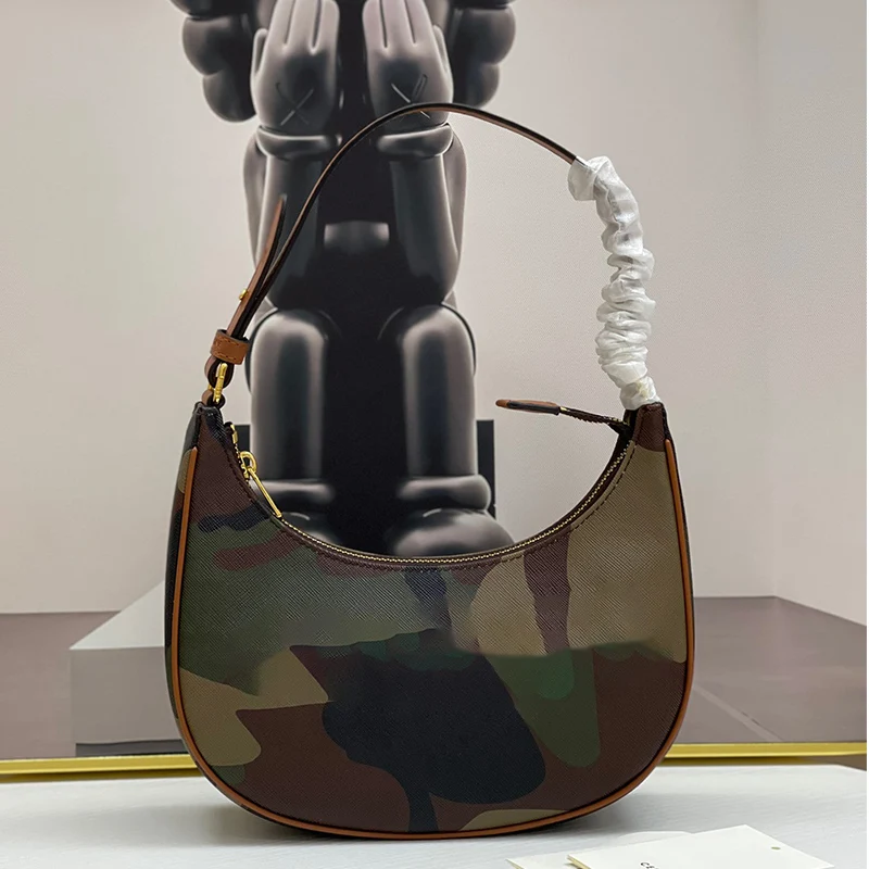 Design sense camouflage color pull leather handbag ladies new style simple zipper underarm bag fashion shoulder bag
Design sense camouflage color pull leather handbag ladies new style simple zipper underarm bag fashion shoulder bag