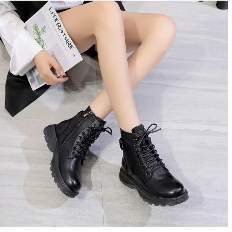 RUSHIMAN Boots Female 2020 Genuine Leather Women Booties lacing Side Zipper Top Quality Lady Shoes Non-slip girl Martin boots
RUSHIMAN Boots Female 2020 Genuine Leather Women Booties lacing Side Zipper Top Quality Lady Shoes Non-slip girl Martin boots