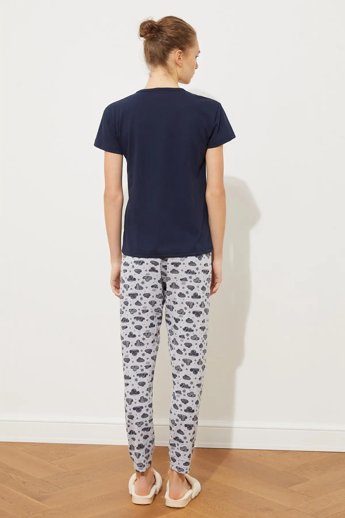 Trendyol Printed Knitted Pajamas Set THMSS21PT0829
Trendyol Printed Knitted Pajamas Set THMSS21PT0829