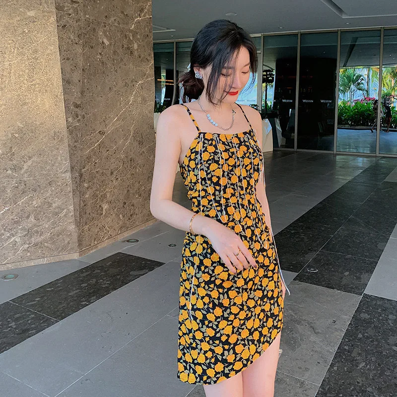 2021 summer new style personality fashion design sense one-shoulder floral skirt irregular sling dress women 
2021 summer new style personality fashion design sense one-shoulder floral skirt irregular sling dress women
