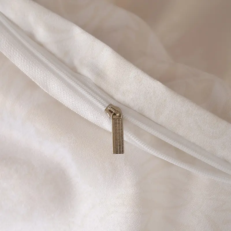 European Style Duvet Cover White BedClothes sets Bedroom Soft Double Quilt Cover Pillowcase Bedding Set Queen Size Luxury 2/3pcs
European Style Duvet Cover White BedClothes sets Bedroom Soft Double Quilt Cover Pillowcase Bedding Set Queen Size Luxury 2/3pcs