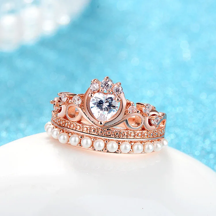 Fashion Luxury An Crown Crystal Ring Charm Women Inlay Heart Shaped Zircon Ring Romantic Bride Wedding Engagement Ring Jewelry
Fashion Luxury An Crown Crystal Ring Charm Women Inlay Heart Shaped Zircon Ring Romantic Bride Wedding Engagement Ring Jewelry