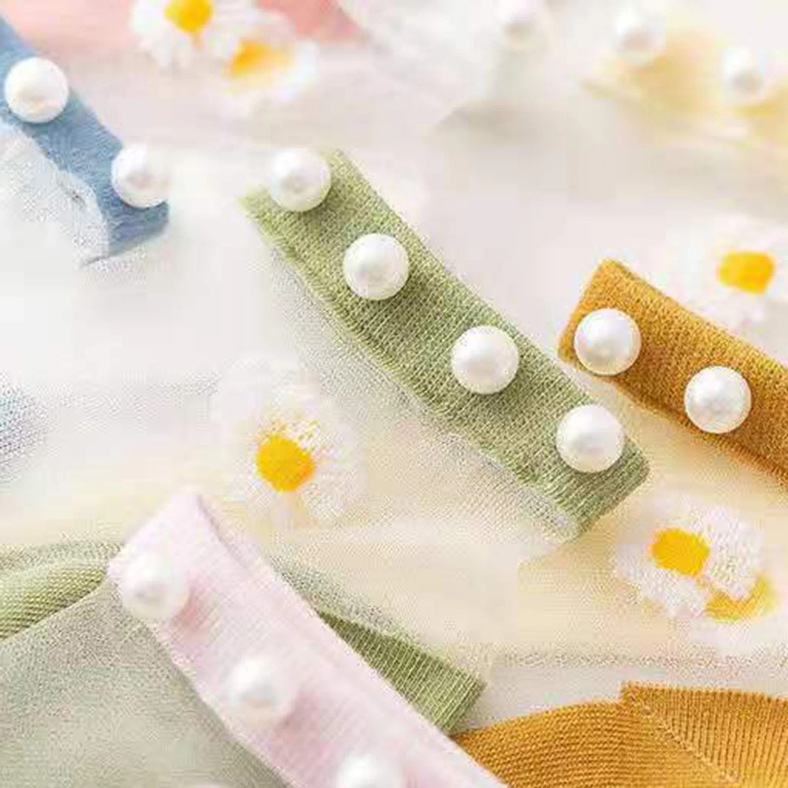 Female Ankle Socks, Ladies Daisy Flower Patterns See-Through Short Tube Socks for Spring Summer 
Female Ankle Socks, Ladies Daisy Flower Patterns See-Through Short Tube Socks for Spring Summer