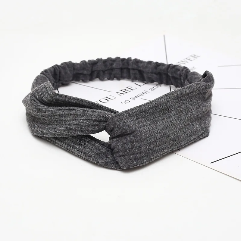 Women scrunchie Summer Autumn Suede Headband Vintage Cross Knot Elastic Hair Bands Soft Solid Girls Hairband Hair Accessories
Women scrunchie Summer Autumn Suede Headband Vintage Cross Knot Elastic Hair Bands Soft Solid Girls Hairband Hair Accessories