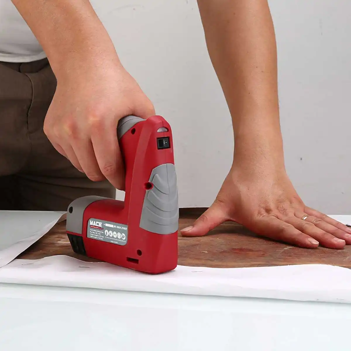 Electric Staple Gun 90-230V Power Adjustable Nail Gun Furniture Woodworking Upholstery Tools Nailer Stapler with 600mAH Batery
Electric Staple Gun 90-230V Power Adjustable Nail Gun Furniture Woodworking Upholstery Tools Nailer Stapler with 600mAH Batery