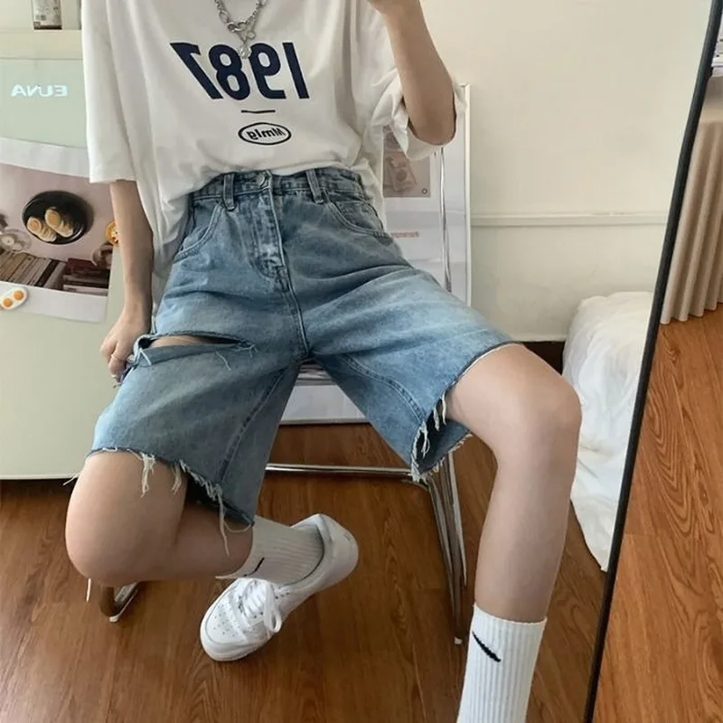 Casual Hole Denim Shorts Straight High Waist Harajuku Chic Couple Short Trousers Korean Fashion Unisex Summer Women's Clothing
Casual Hole Denim Shorts Straight High Waist Harajuku Chic Couple Short Trousers Korean Fashion Unisex Summer Women's Clothing