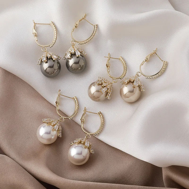 LOVOACC Temperament Champagne Grey White Color Big Pearl Earrings for Women Brass Gold Shiny Zirconia Hook Earrings for Women
LOVOACC Temperament Champagne Grey White Color Big Pearl Earrings for Women Brass Gold Shiny Zirconia Hook Earrings for Women