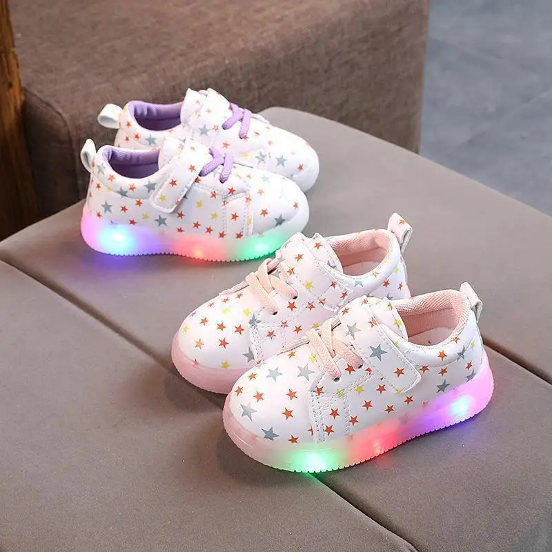 2021 Autumn New Children's Sports Shoes Light Up Stars Soft Bottom Boys and Girls Board Shoes Single Shoes Baby Shoes
2021 Autumn New Children's Sports Shoes Light Up Stars Soft Bottom Boys and Girls Board Shoes Single Shoes Baby Shoes