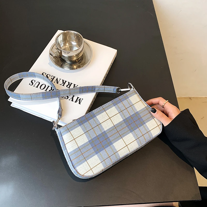 Luxury Designer Baguette Bag Plaid Leather Underarm Bags 2021 Summer Fashion Trend Party Stitching Color Ladies Shoulder Bag
Luxury Designer Baguette Bag Plaid Leather Underarm Bags 2021 Summer Fashion Trend Party Stitching Color Ladies Shoulder Bag