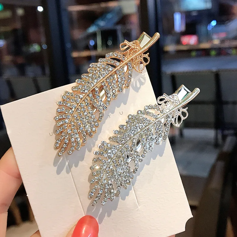 New Bling Rhinestone Hair Clip Accessories Fashion Crystal Leaf Feather Hairpins Elegant Women Barrettes 
New Bling Rhinestone Hair Clip Accessories Fashion Crystal Leaf Feather Hairpins Elegant Women Barrettes