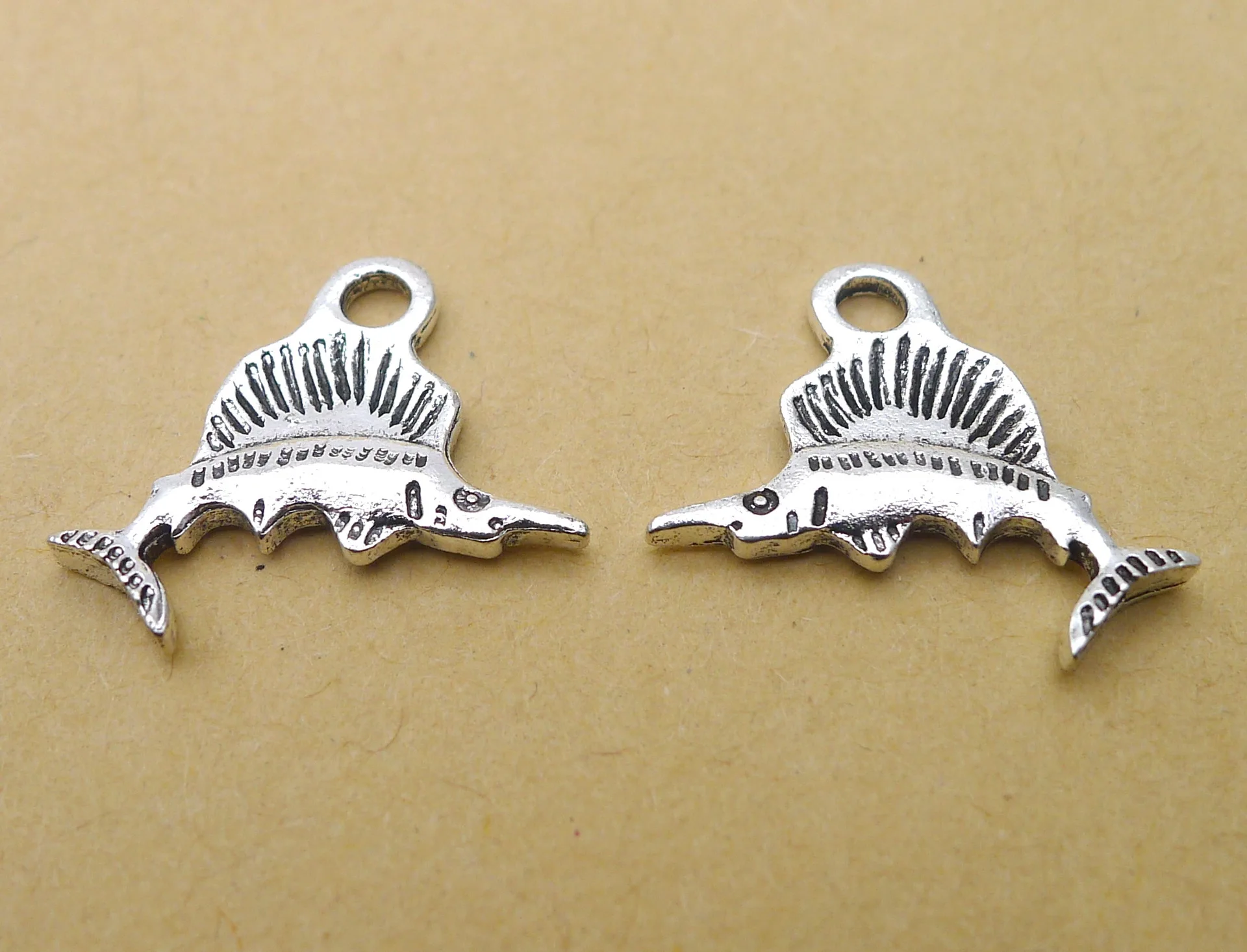 Charm for making jewelry 10pcs 20x15mm antique silver color fish charms
Charm for making jewelry 10pcs 20x15mm antique silver color fish charms