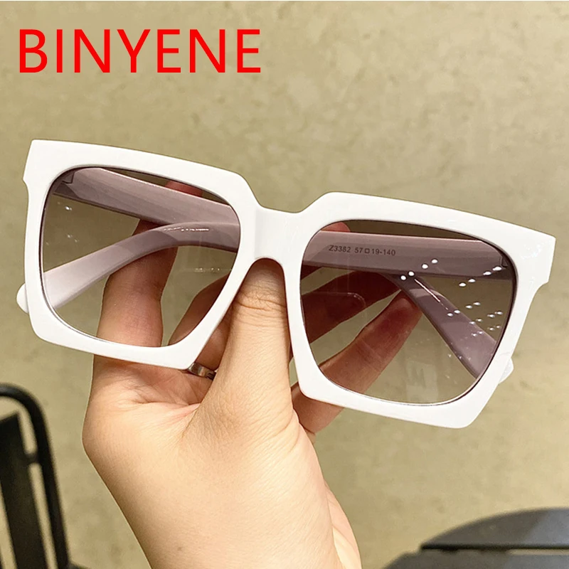 Фото Солнцезащитные очки женские квадратные прозрачные в стиле ретро 2021 |