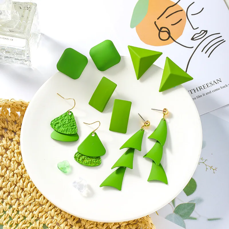 Geometric Green Earrings Summer Ear Hook Holiday Avocado Green Frosted Texture Earrings Female For Women 2021 New Trend Jewelry
Geometric Green Earrings Summer Ear Hook Holiday Avocado Green Frosted Texture Earrings Female For Women 2021 New Trend Jewelry