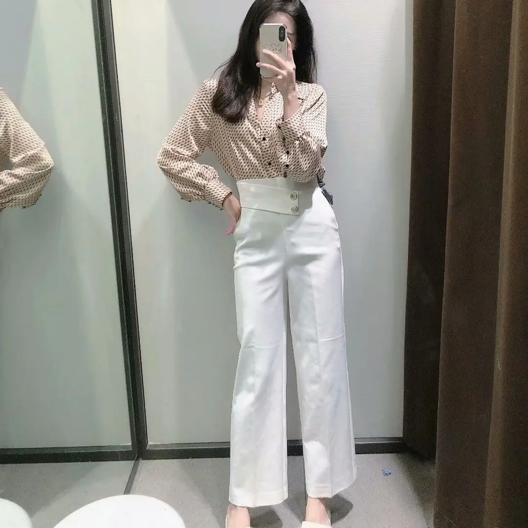 KRSB Autumn Women's White Loose Double Button Asymmetric Design Trousers High Waist Flat Fabric Trousers Elegant Commuting Style
KRSB Autumn Women's White Loose Double Button Asymmetric Design Trousers High Waist Flat Fabric Trousers Elegant Commuting Style