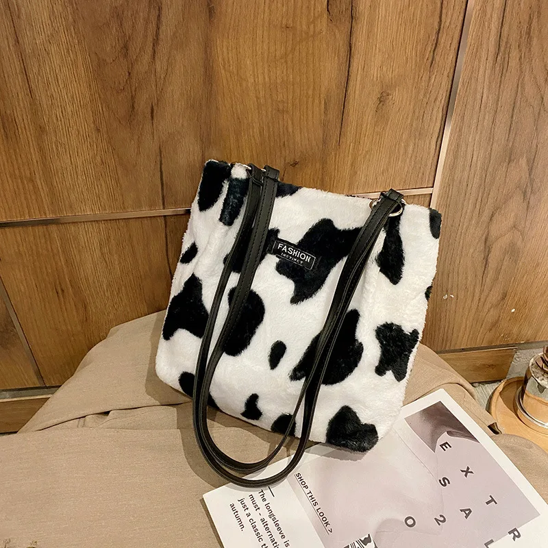 Winter Fashion Ladies Small Shoulder Bag Simple Soft Faux Fur Women Plush Purse Handbags Leopard Pattern Cool Girl Underarm Bags
Winter Fashion Ladies Small Shoulder Bag Simple Soft Faux Fur Women Plush Purse Handbags Leopard Pattern Cool Girl Underarm Bags