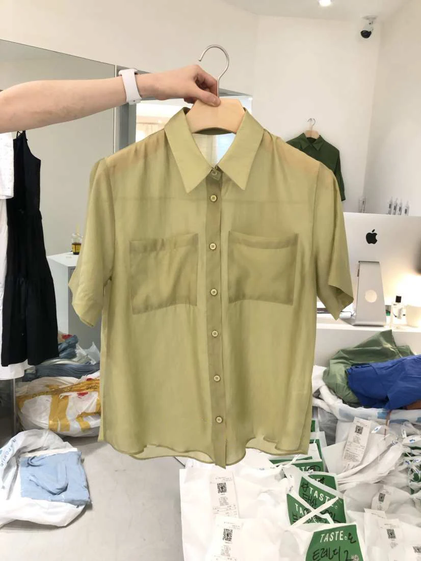 2021 Summer Korean Version of The New Pocket Lapel Button Solid Color Loose and Versatile Short-sleeved Shirt Top Women
2021 Summer Korean Version of The New Pocket Lapel Button Solid Color Loose and Versatile Short-sleeved Shirt Top Women
