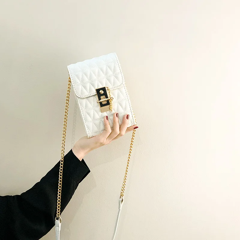 Japanese Mobile Phone Bag Fashion Black White Triangle Women Handbag Metal Lock Chain Messenger Bag Simple Female Shoulder Bag
Japanese Mobile Phone Bag Fashion Black White Triangle Women Handbag Metal Lock Chain Messenger Bag Simple Female Shoulder Bag