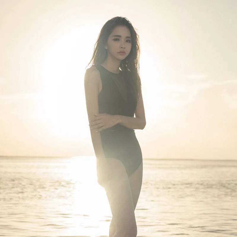 2021 New Swimsuit Women Cover Belly Slim and Conservative Black One-piece Swimsuit Ladies Korean Sexy Hot Spring Swimwear
2021 New Swimsuit Women Cover Belly Slim and Conservative Black One-piece Swimsuit Ladies Korean Sexy Hot Spring Swimwear