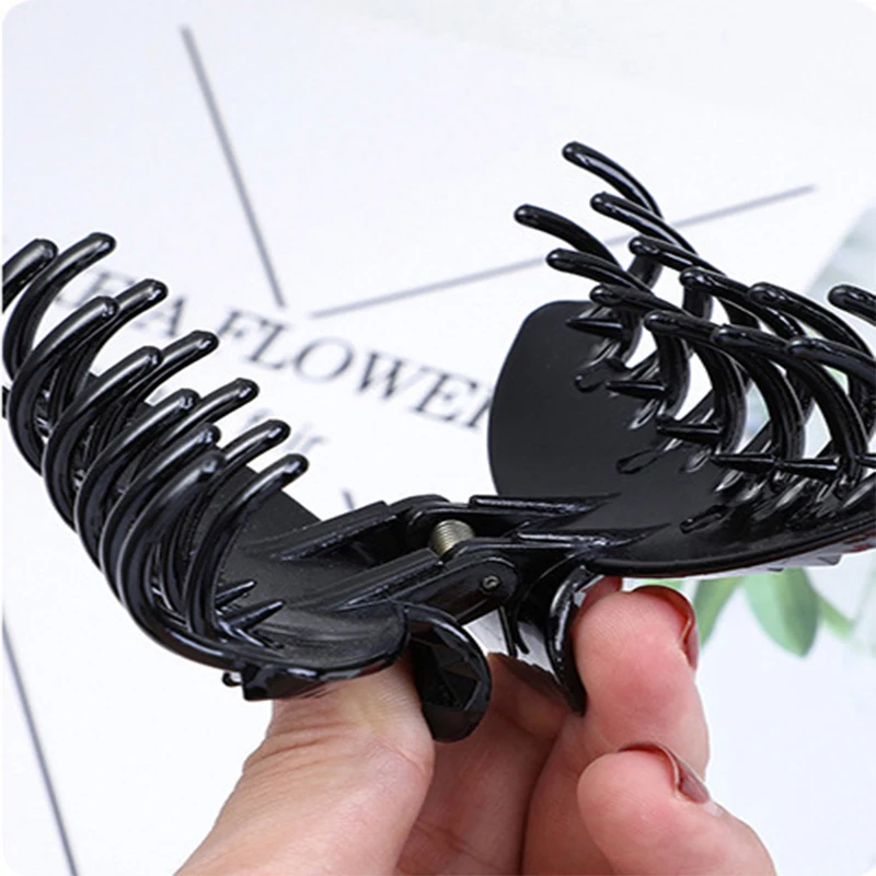 3 styles of 2020 new wild simple female tough black plastic big hair clip claw clip hair accessories ladies hair accessories F1
3 styles of 2020 new wild simple female tough black plastic big hair clip claw clip hair accessories ladies hair accessories F1