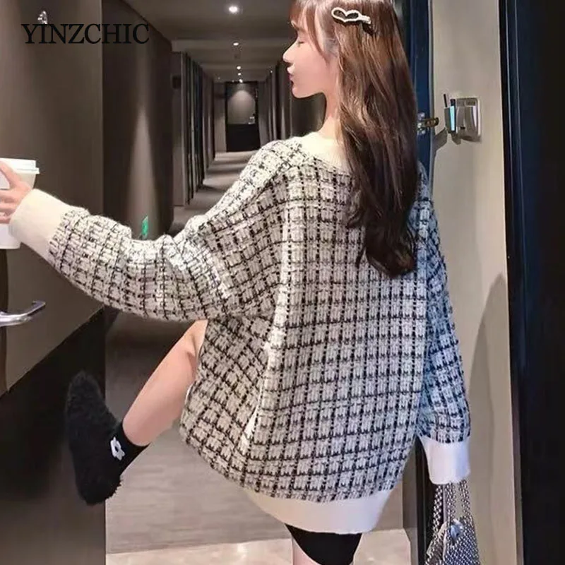 2020 Winter Thick Sweater Woman V-neck Plaid Knitted Pullovers Autumn New Knit Outwear Warm Sweaters Loose Top Casual Sweater
2020 Winter Thick Sweater Woman V-neck Plaid Knitted Pullovers Autumn New Knit Outwear Warm Sweaters Loose Top Casual Sweater