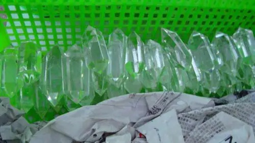 1Pcs AAA 100% 5-6cm 2cm Diameter Natural Rock Clear Quartz Crystal DT Wand Point Healing Random Shipment
1Pcs AAA 100% 5-6cm 2cm Diameter Natural Rock Clear Quartz Crystal DT Wand Point Healing Random Shipment