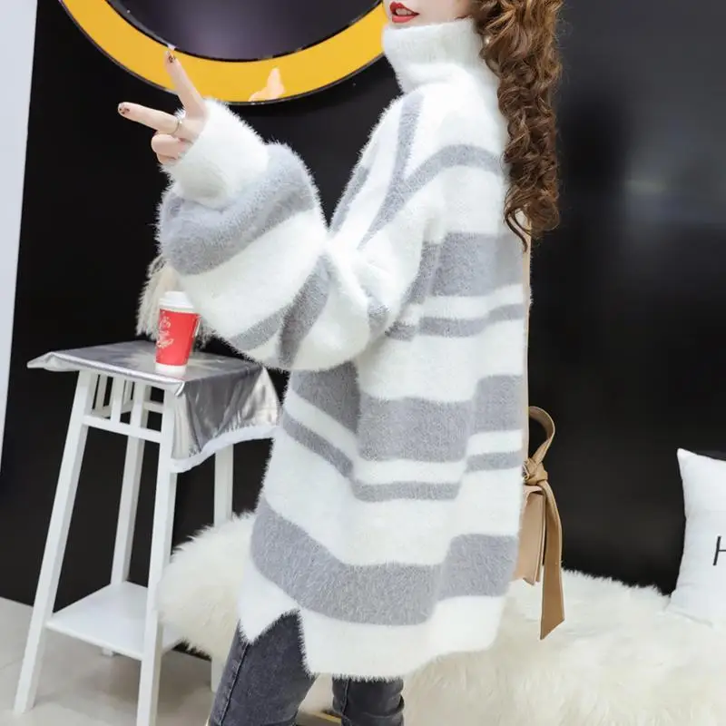 Women's Imitation Mink Wool Sweater Loose Thick Thick Turtleneck Pullover 2022 Wearing A Striped Bottoming Shirt
Women's Imitation Mink Wool Sweater Loose Thick Thick Turtleneck Pullover 2022 Wearing A Striped Bottoming Shirt