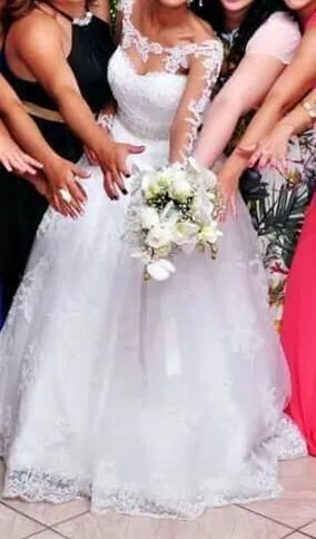 2015 Brazilian Novias De Vestidos Bateau Appliqued Long Sleeve Lace Sheer Wedding Bridal Dresses
2015 Brazilian Novias De Vestidos Bateau Appliqued Long Sleeve Lace Sheer Wedding Bridal Dresses