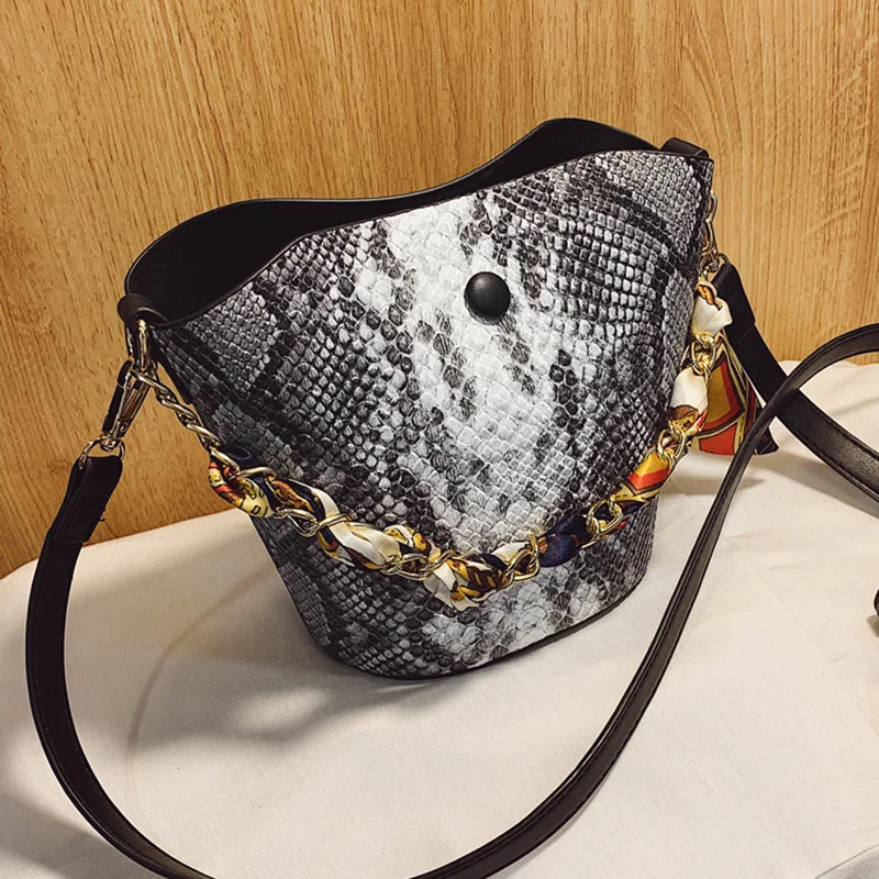 Fashion Female Messenger Bags High Quality Leather Women Shoulder Bags 2020New Colorful Crossbody Bags For Ladies Bolsas Feminin
Fashion Female Messenger Bags High Quality Leather Women Shoulder Bags 2020New Colorful Crossbody Bags For Ladies Bolsas Feminin