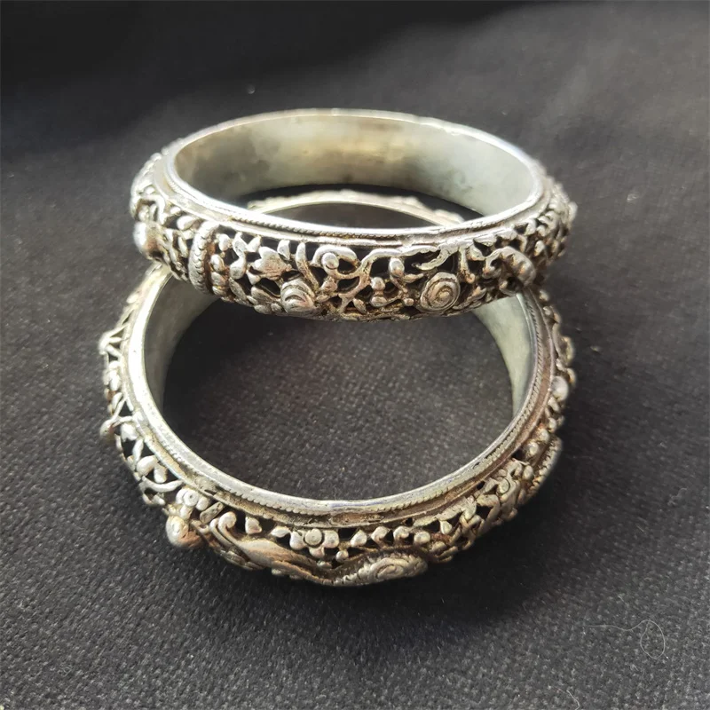 Горячая Распродажа натуральный резанный вручную тибетский серебряный полый Дракон рыба Браслет Модные ювелирные изделия браслет Мужчины ... 
Горячая Распродажа натуральный резанный вручную тибетский серебряный полый Дракон рыба Браслет Модные ювелирные изделия браслет Мужчины ...