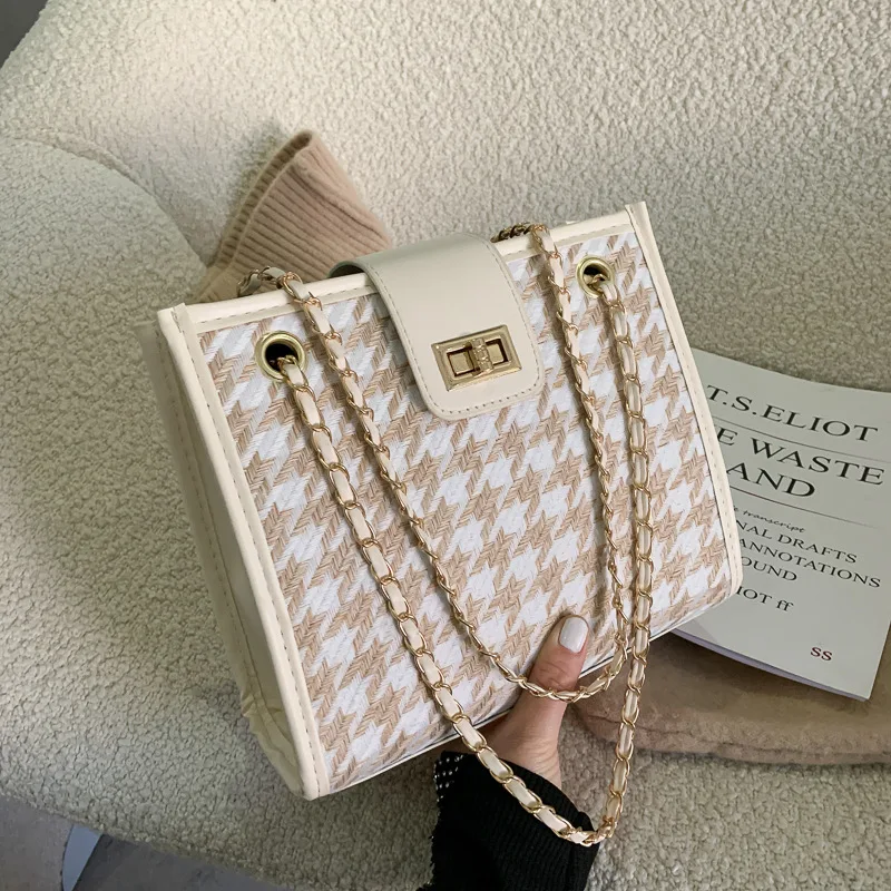 Women's Bags Are Popular With New Fashion Chain Flow Ladies Shoulder Messenger Bag 
Women's Bags Are Popular With New Fashion Chain Flow Ladies Shoulder Messenger Bag