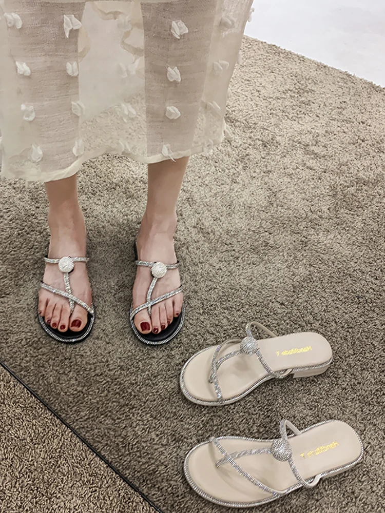 Шлепанцы женская обувь Новинка Лето 2021 комплект модной пляжной обуви на низком каблуке с блестящими бриллиантами
Шлепанцы женская обувь Новинка Лето 2021 комплект модной пляжной обуви на низком каблуке с блестящими бриллиантами