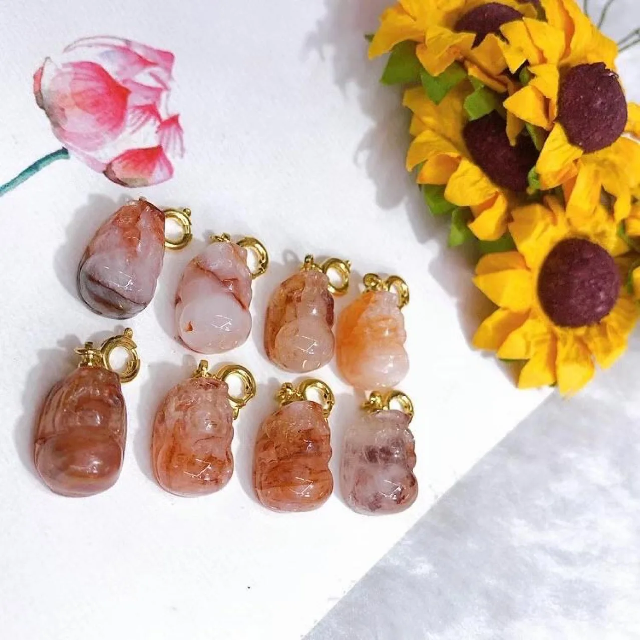 Natural stone red glue flower crystal carved pixiu small pendant DIY bracelet necklace accessories For Jewelry making wholesale
Natural stone red glue flower crystal carved pixiu small pendant DIY bracelet necklace accessories For Jewelry making wholesale