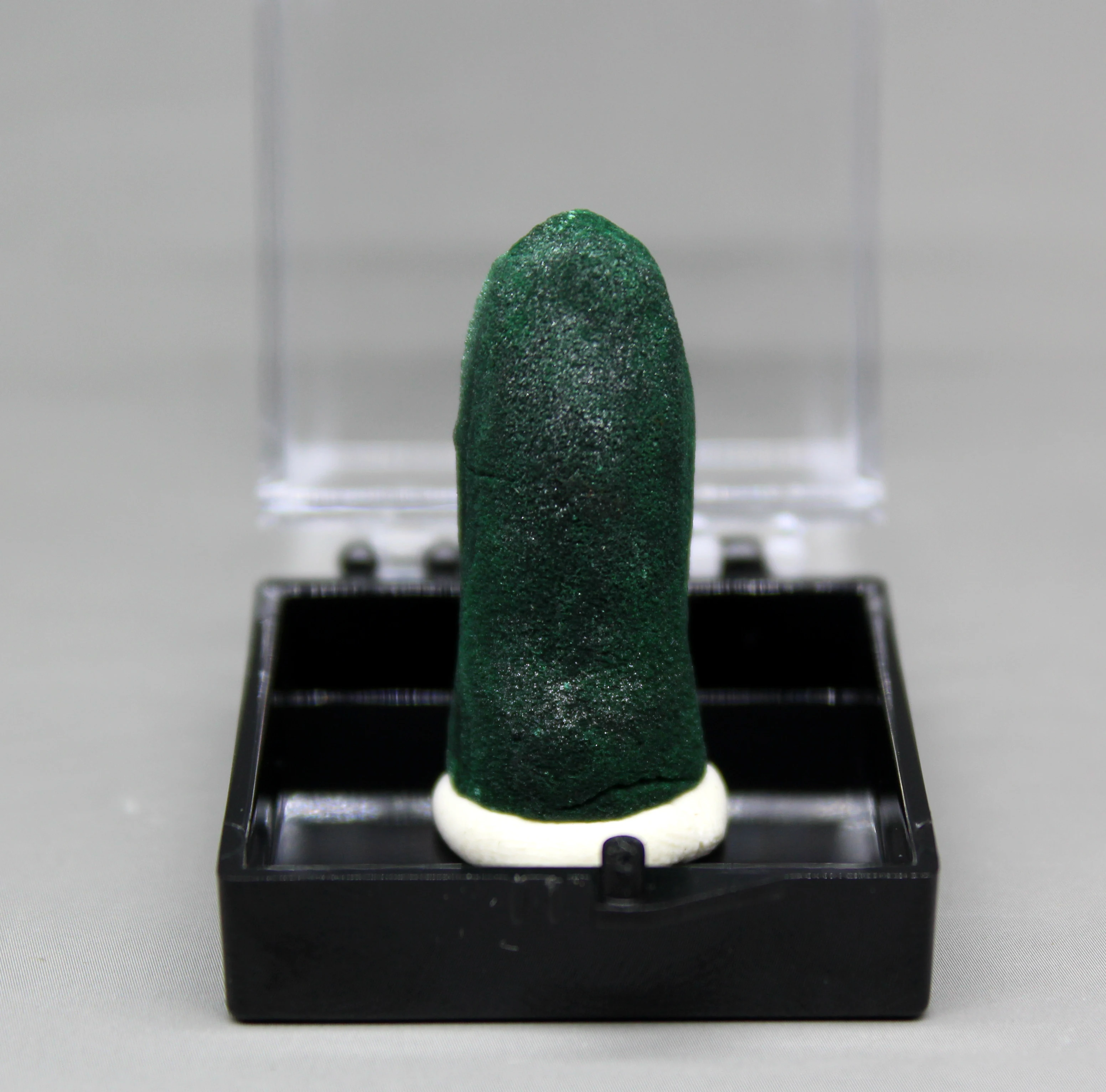100% Natural beautiful Cylindrical malachite mineral specimen crystal Stones and crystals Healing crystal box size 3.4cm
100% Natural beautiful Cylindrical malachite mineral specimen crystal Stones and crystals Healing crystal box size 3.4cm