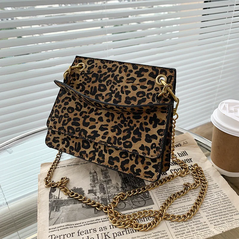Luxury Brand Female Square Bag 2020 Fashion New High Quality PU Leather Women's Designer Handbag Lock Shoulder Messenger Bag
Luxury Brand Female Square Bag 2020 Fashion New High Quality PU Leather Women's Designer Handbag Lock Shoulder Messenger Bag