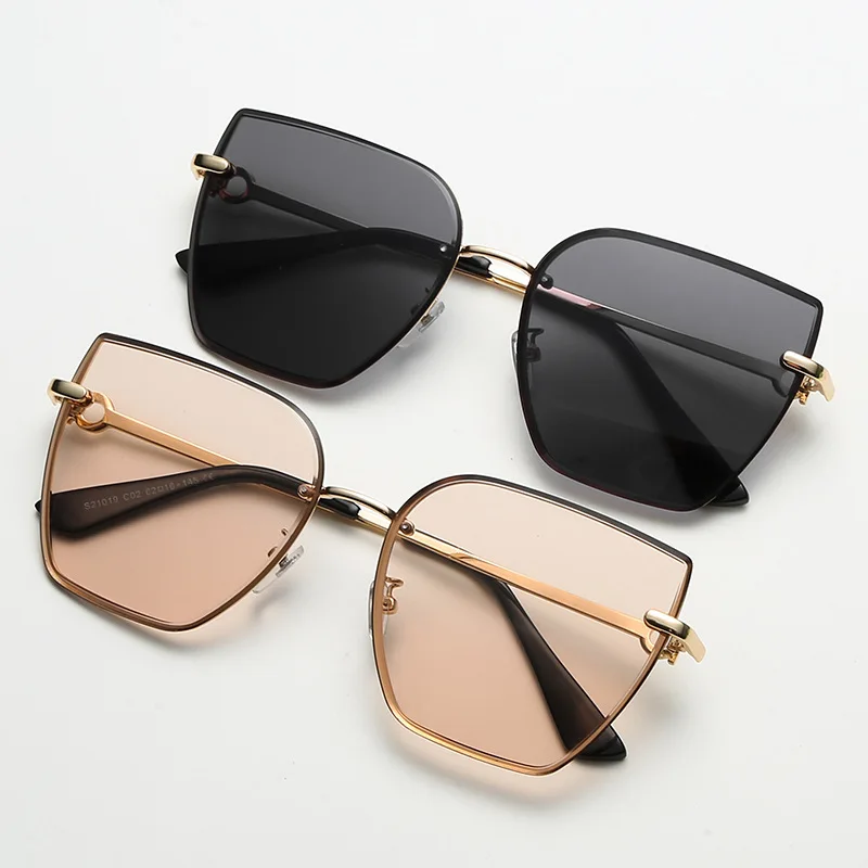 Luxury Cat Eye Sunglasses 2021 Women Rimless Black Retro Sun Glasses Vintage Lady Brand Designer Sunglasses Female Famous UV400
Luxury Cat Eye Sunglasses 2021 Women Rimless Black Retro Sun Glasses Vintage Lady Brand Designer Sunglasses Female Famous UV400