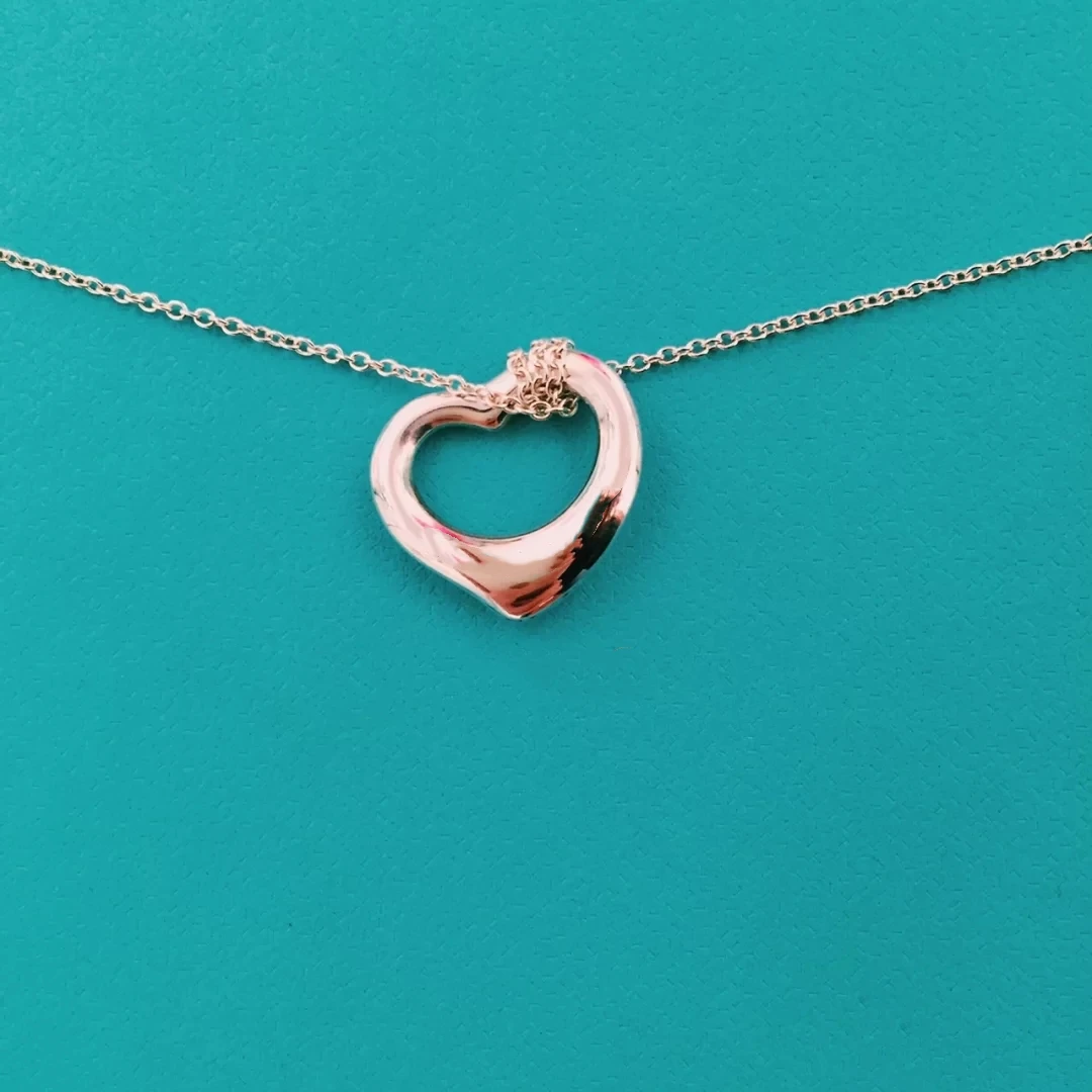 925 sterling silver heart pendant necklace female classic fashion accessories holiday gifts 
925 sterling silver heart pendant necklace female classic fashion accessories holiday gifts