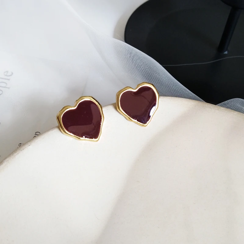 S925 needle Heart Earrings Hot Selling Sweet Korean Temperament Golden Plating Red Love Stud Earrings For Girl Student Gifts
S925 needle Heart Earrings Hot Selling Sweet Korean Temperament Golden Plating Red Love Stud Earrings For Girl Student Gifts