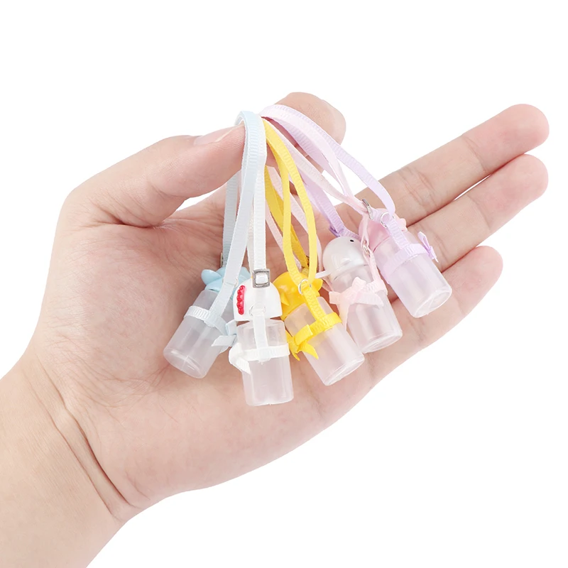 1 Pc Water Cup Kettle Toys Cap Can Be Opened Color Random Furniture Toys 1/12 Dollhouse Miniature Accessories
1 Pc Water Cup Kettle Toys Cap Can Be Opened Color Random Furniture Toys 1/12 Dollhouse Miniature Accessories