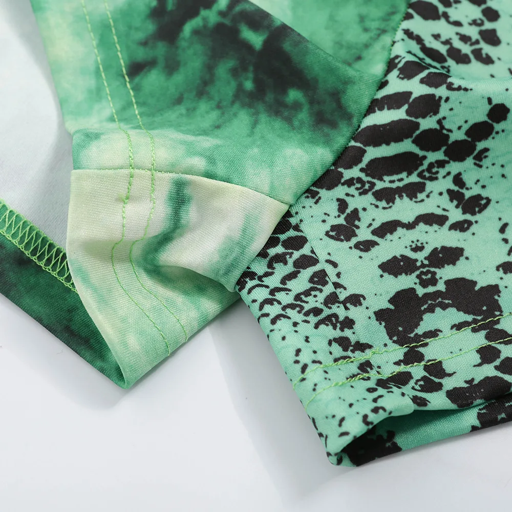 New Fashion Female Rompers Playsuits Serpentine Print U-Neck Sleeveless Jumpsuit Bodysuit for Women Green
New Fashion Female Rompers Playsuits Serpentine Print U-Neck Sleeveless Jumpsuit Bodysuit for Women Green