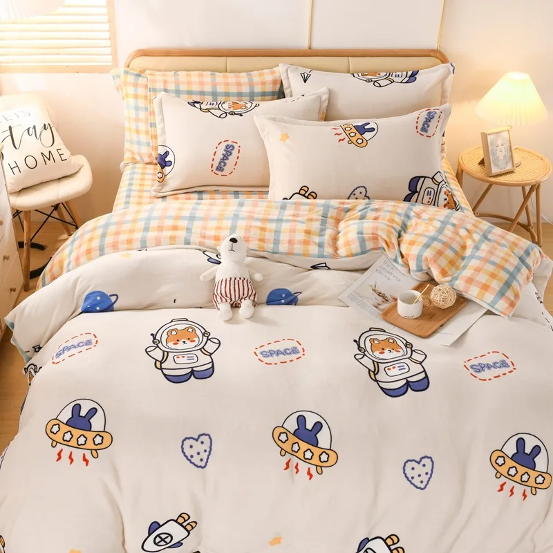 4pcs Simple Style 1.8m Bed Home Textile Luxury Milk Velvet Bedding Set Winter Thick AB Double-sided Coral Velvet Warm Bed Linen
4pcs Simple Style 1.8m Bed Home Textile Luxury Milk Velvet Bedding Set Winter Thick AB Double-sided Coral Velvet Warm Bed Linen