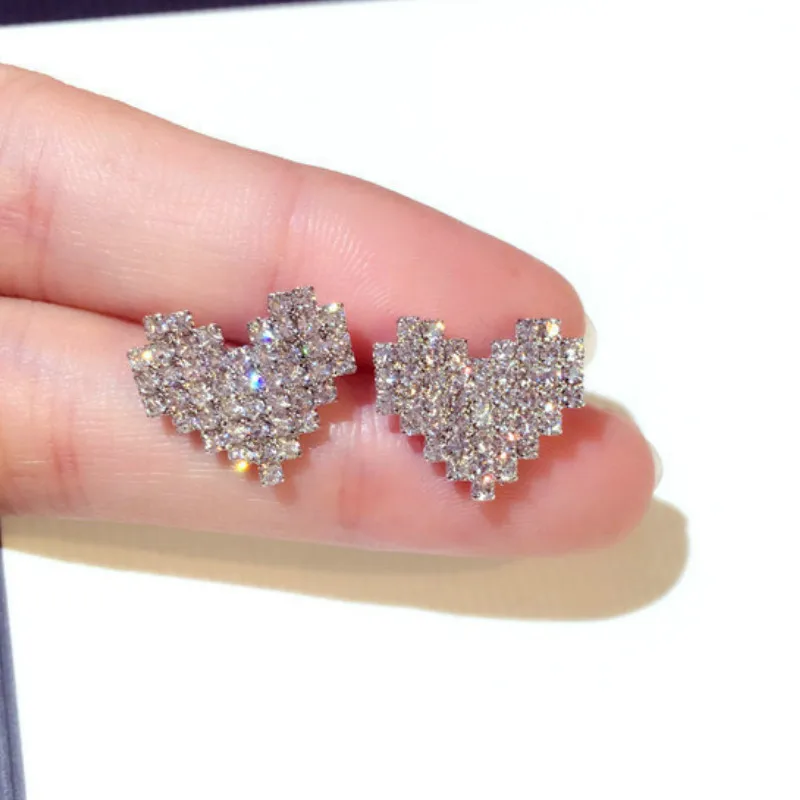 925 Sterling Silver Stud Earrings With Cubic Zirconia Hearts Korea Women's Fashion Jewelry Cute Shiny Beautiful Small Earrings
925 Sterling Silver Stud Earrings With Cubic Zirconia Hearts Korea Women's Fashion Jewelry Cute Shiny Beautiful Small Earrings
