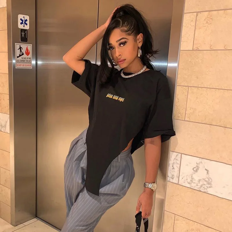 Urban Style Casual Women T Shirts Letter Print Oversized Streetwear Short Sleeve Female Crop Top Summer Fashion Tees Hot Sell
Urban Style Casual Women T Shirts Letter Print Oversized Streetwear Short Sleeve Female Crop Top Summer Fashion Tees Hot Sell