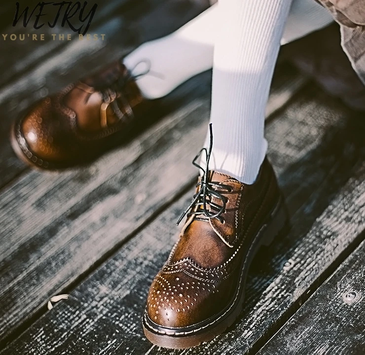 Genuine Leather Oxford Shoes for Women British Style Lace up Round Toe Women Oxfords Brogues Flat Shoes Size 34-41
Genuine Leather Oxford Shoes for Women British Style Lace up Round Toe Women Oxfords Brogues Flat Shoes Size 34-41
