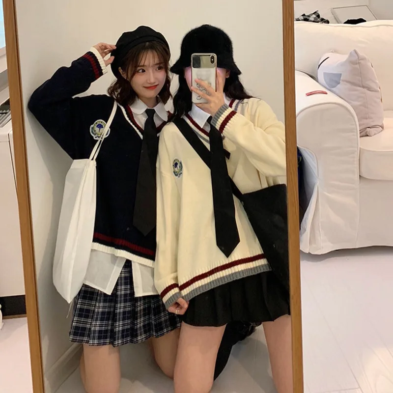 Autumn Winter New Loose Wild Solid Sweet Sweater Japanese Preppy Style V-neck Long-sleeved Knit Pullover For Women
Autumn Winter New Loose Wild Solid Sweet Sweater Japanese Preppy Style V-neck Long-sleeved Knit Pullover For Women