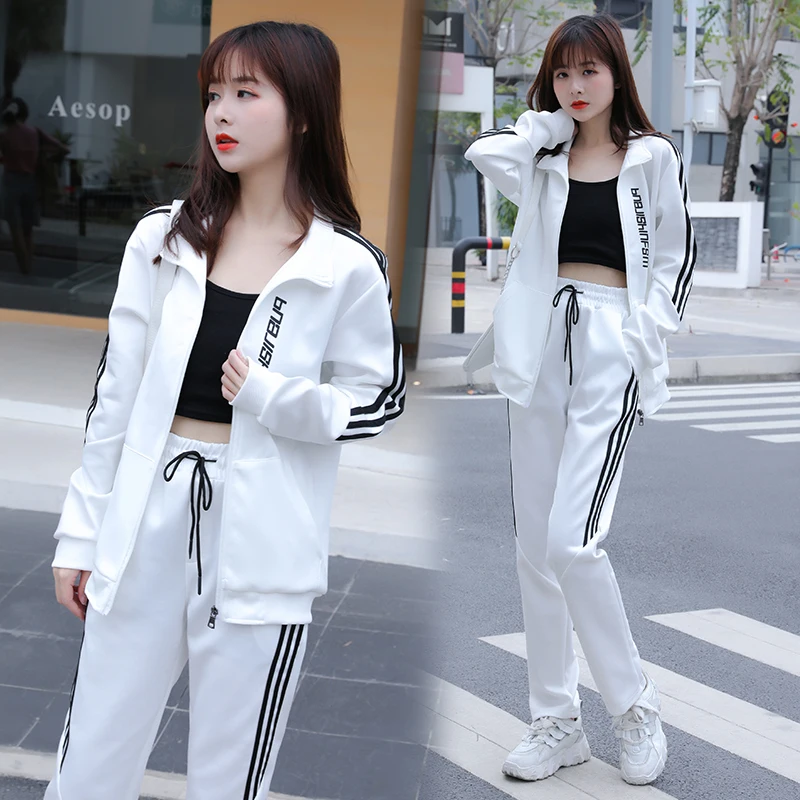 Spring and autumn sportswear suit female tide brand fashion casual girl 2021 new cardigan two-piece suit
Spring and autumn sportswear suit female tide brand fashion casual girl 2021 new cardigan two-piece suit