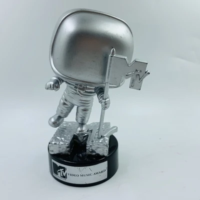 Original Secondhand AD Icons: MTV - MTV Moon Person Vinyl Action Figure Collectible Model Loose Toy No Box
Original Secondhand AD Icons: MTV - MTV Moon Person Vinyl Action Figure Collectible Model Loose Toy No Box