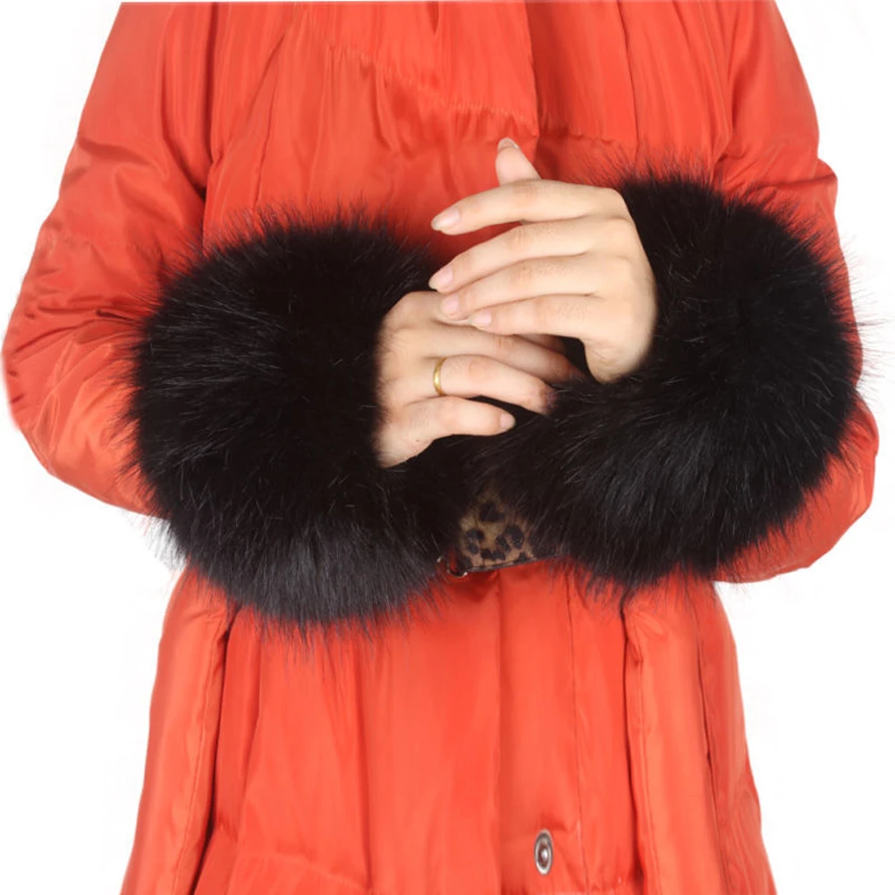 One Pair Faux Rabbit Fur Gloves Oversleeve Cuff Winter Warm Wristbands Women Elegant Parka Wrist Gloves Mitten Sleeve Cuff Cover
One Pair Faux Rabbit Fur Gloves Oversleeve Cuff Winter Warm Wristbands Women Elegant Parka Wrist Gloves Mitten Sleeve Cuff Cover