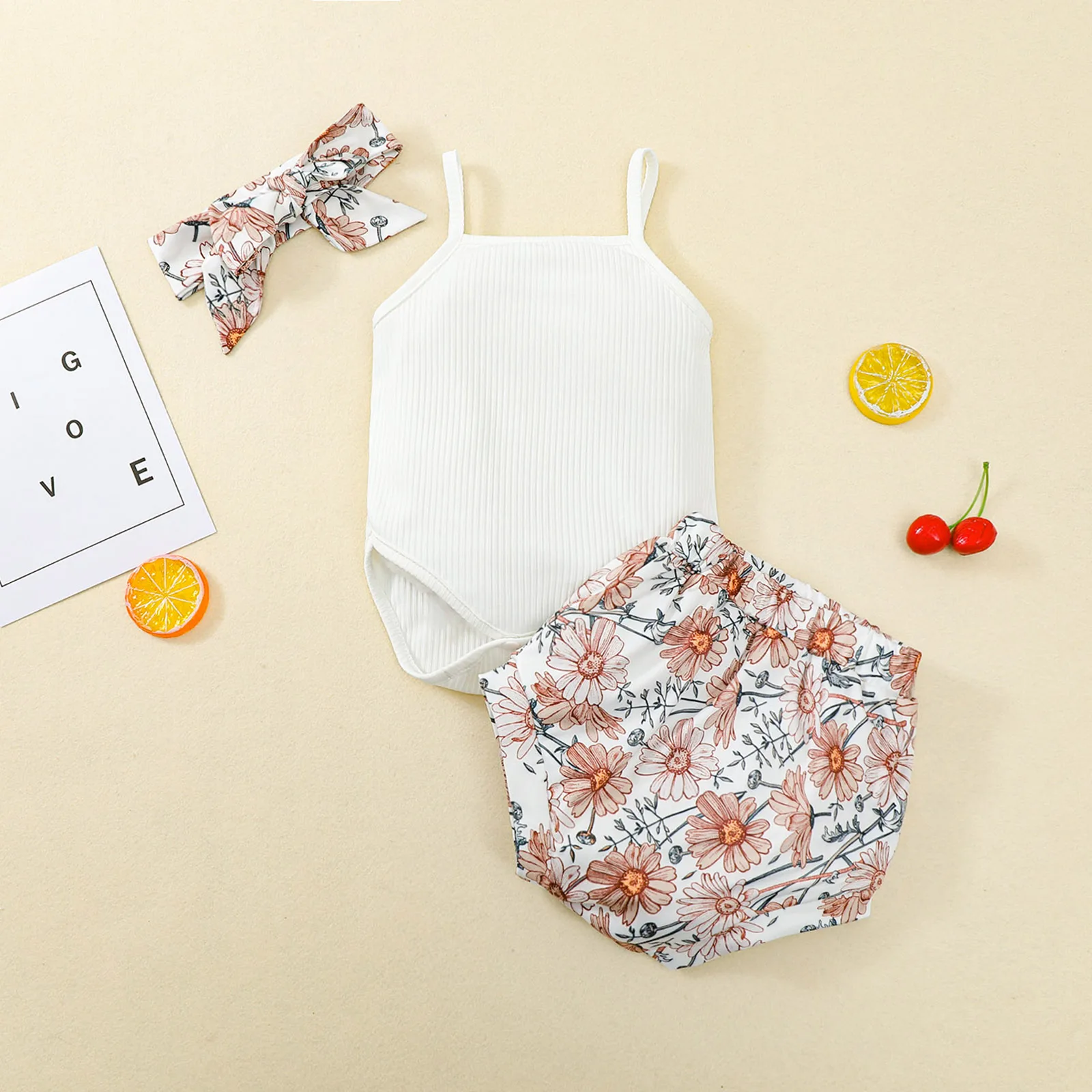 Baby Girls Three-piece Clothes Set White Boat Neck Sleeveless Romper Printed Pattern Shorts and Headdress
Baby Girls Three-piece Clothes Set White Boat Neck Sleeveless Romper Printed Pattern Shorts and Headdress