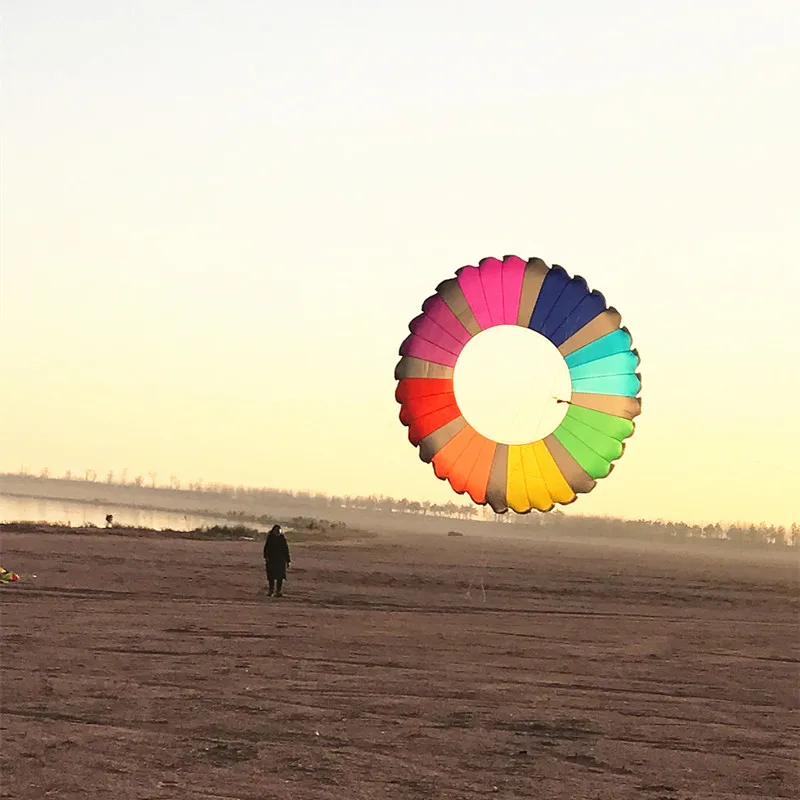 Бесплатная доставка, высокое качество, большие размеры, 5 м, фотосессия, вращающаяся Корона, Рипстоп, нейлон, Летающий Кайт, фабрика windsocks
Бесплатная доставка, высокое качество, большие размеры, 5 м, фотосессия, вращающаяся Корона, Рипстоп, нейлон, Летающий Кайт, фабрика windsocks